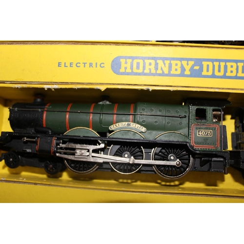 1521 - A Hornby Dublo 2035 Pullman Train set - Luxury set of the year (This set is missing the track but ha... 