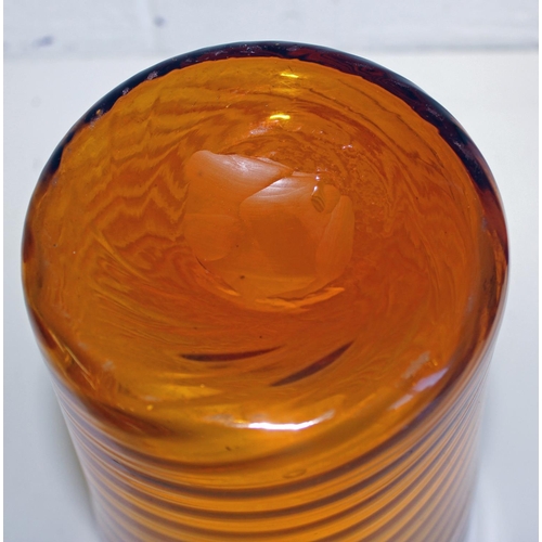 1715 - A large swirled retro amber glass vase