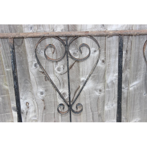 649A - A section of wrought iron railing - approx 6ft