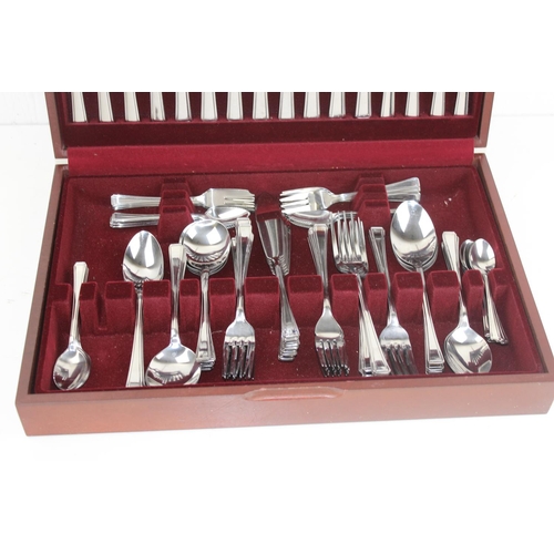 1133 - Viners Harley Elegance - A boxed canteen of Viners cutlery