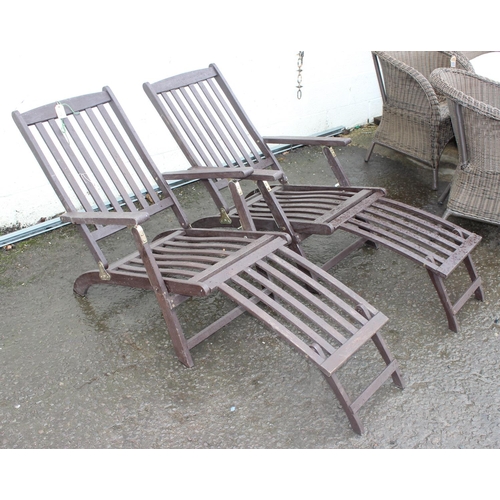 637 - A pair of hardwood sun loungers or steamer chairs with cushions