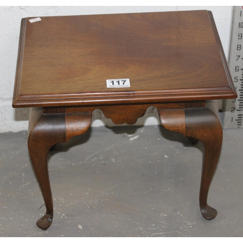 117 - Small mahogany table and small pie-crust table