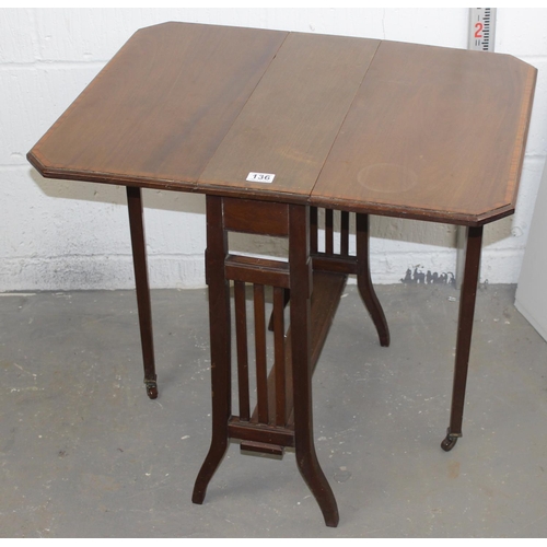 136 - Edwardian Sutherland drop-leaf table