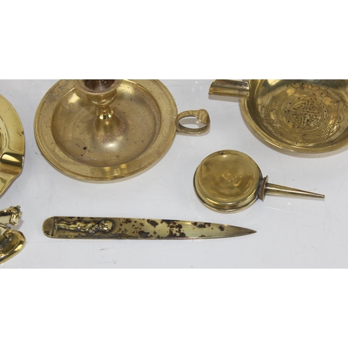 1712 - Qty of antique and later brass items