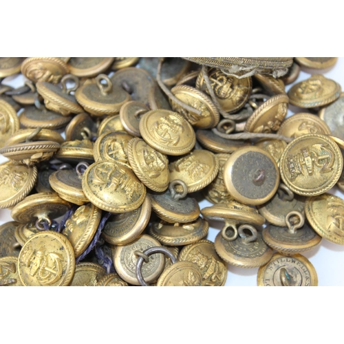 1011 - Vintage tin containing mainly Royal Naval buttons and a roll of gold coloured Brading