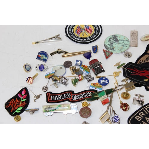 1338 - Large qty of assorted badges and patches