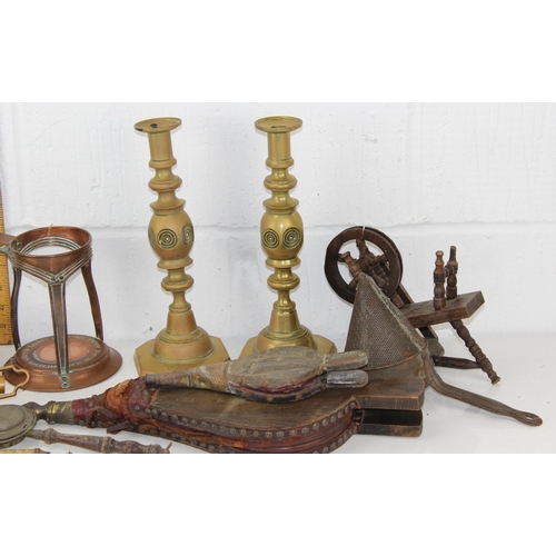 1778 - Qty of assorted antique and later metalware to inc a Spitjack