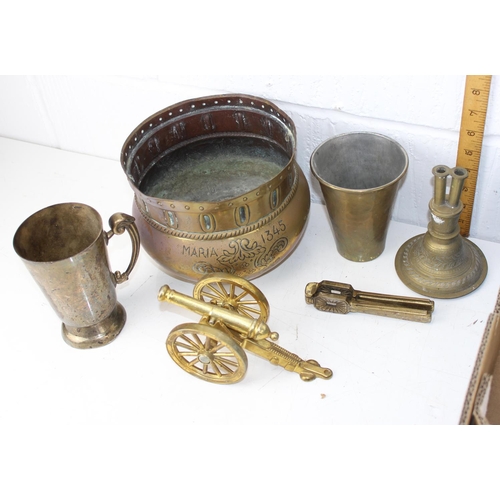 1781 - Qty of assorted brassware and metalware