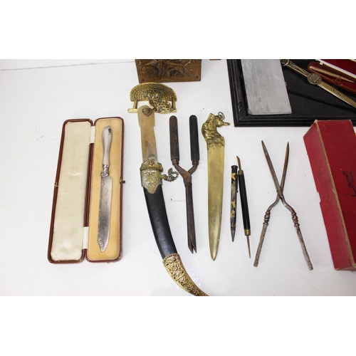 1800 - Qty of mainly desk related items to inc letter openers