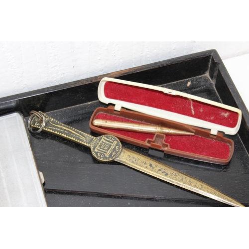 1800 - Qty of mainly desk related items to inc letter openers