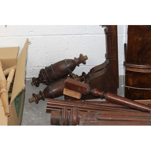 289 - A large qty of antique and later furniture pieces, legs, cupboards and brackets for a restorer