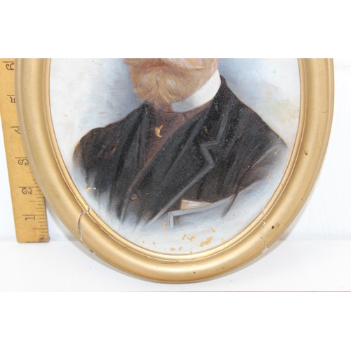 352 - Antique oval gilt framed portrait of a Reverend on card