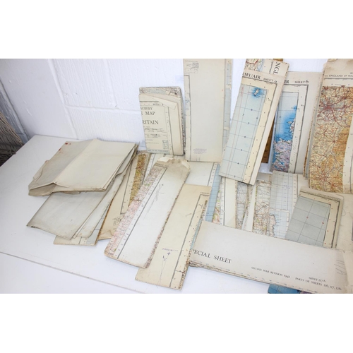 1025 - A large qty of WW2 dated military maps