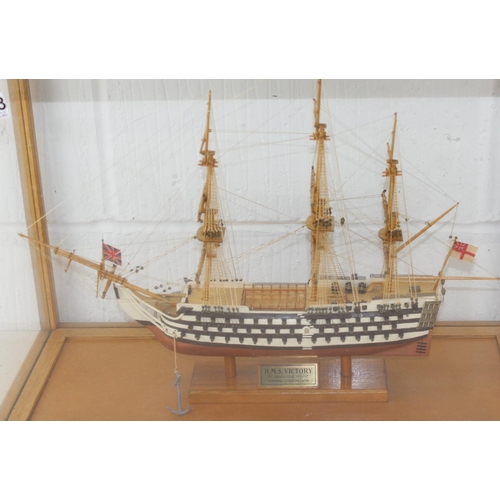 1423 - Wooden cased model of HMS Victory