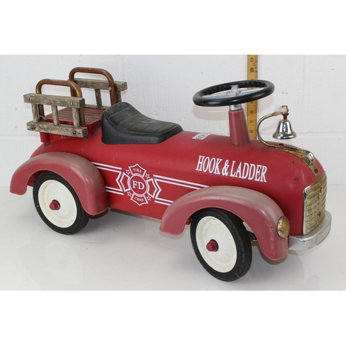 1439 - Hook & Ladder vintage style child's ride on fire engine