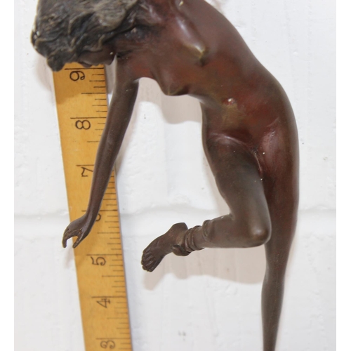 1643 - An Art Deco style bronze figure of a nude female on stepped base