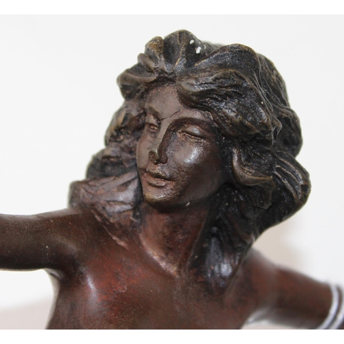 1643 - An Art Deco style bronze figure of a nude female on stepped base