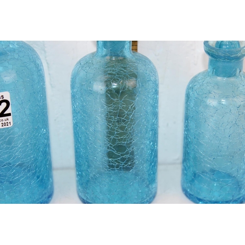 1832 - 4 pieces of vintage blue Crackle glaze glass