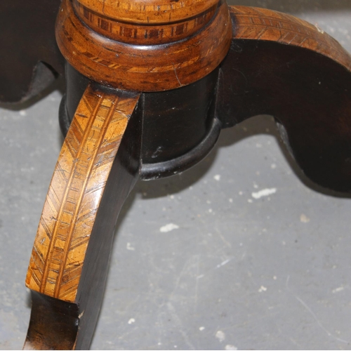 40 - A 19th century walnut Sorrento pedestal table, inlaid with radiating 