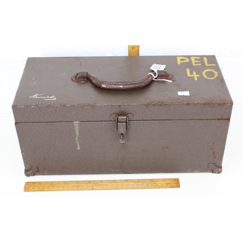 683 - A vintage fishing box and contents to inc various reels