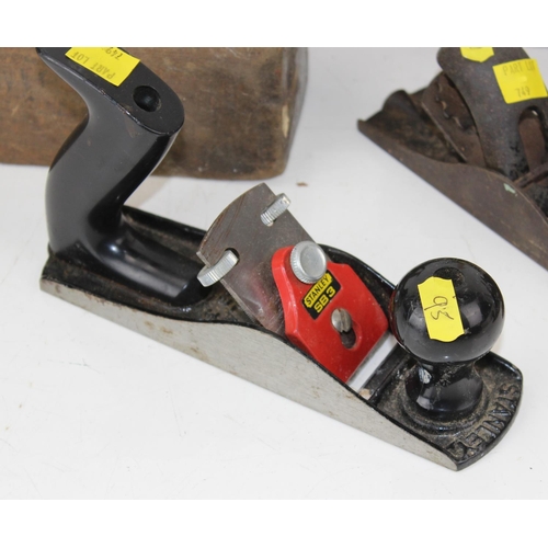 749 - 5 assorted woodworking planes