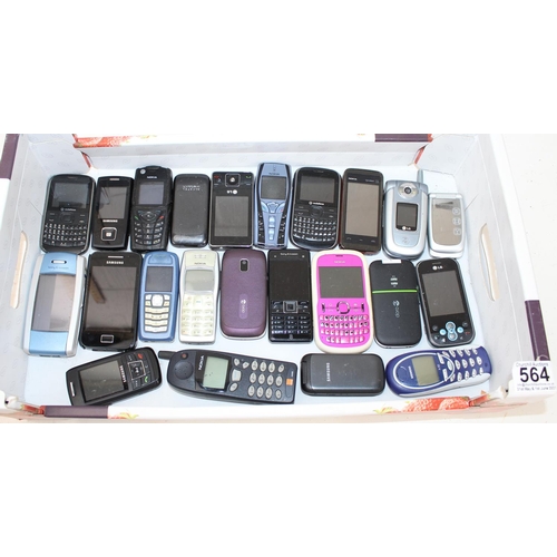 564 - Qty of mobile phones