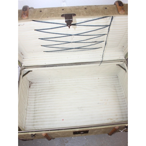 190 - A set of 3 matched travelling trunks/ suitcases marked 