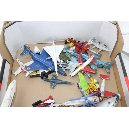 1439 - Qty of die-cast model planes etc