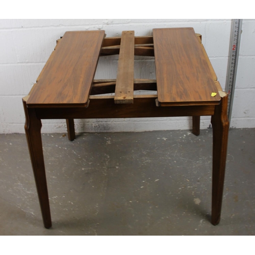 178 - Harris - Lebus - An original retro vintage mid 20th Century extending dining table of good proportio... 