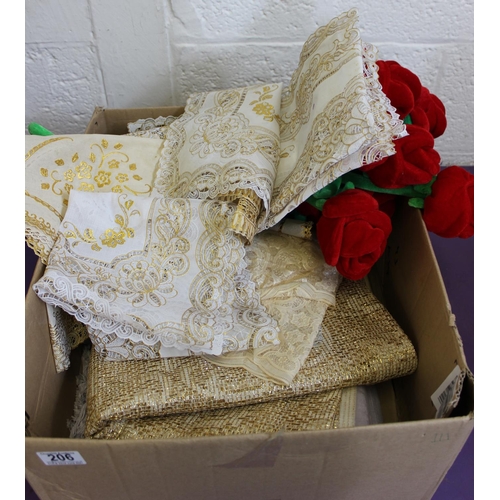 206 - Qty of assorted fabrics etc
