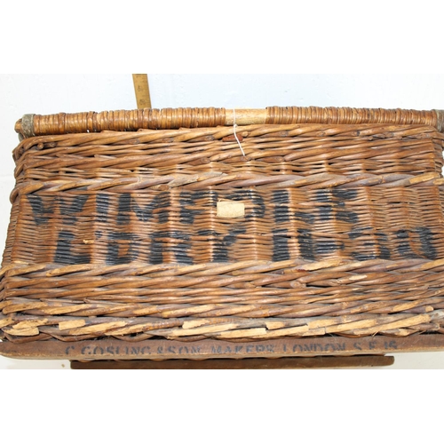 300 - Vintage wicker hamper