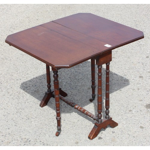 70 - Antique Sutherland table