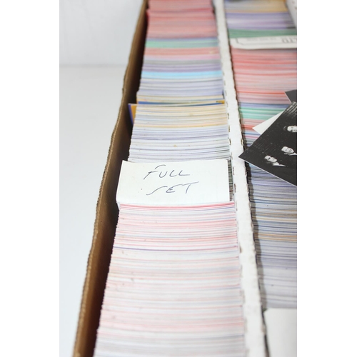 1526 - A large qty of Elvis collectors' photographic cards - reputedly 8 complete sets, numbering around 50... 