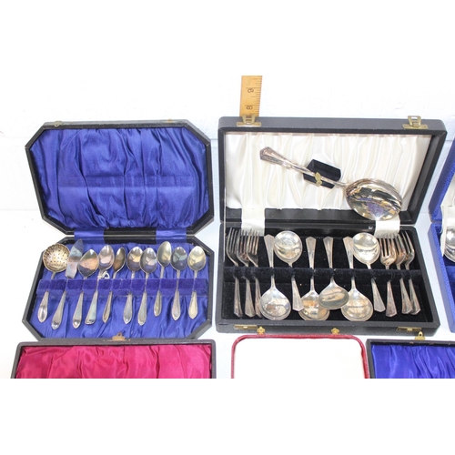 1119 - Qty of boxed silver plated cutlery etc