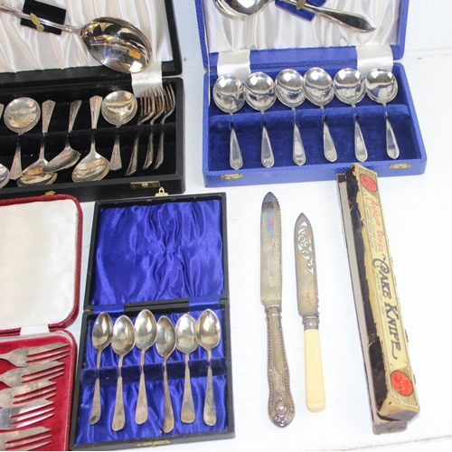 1119 - Qty of boxed silver plated cutlery etc