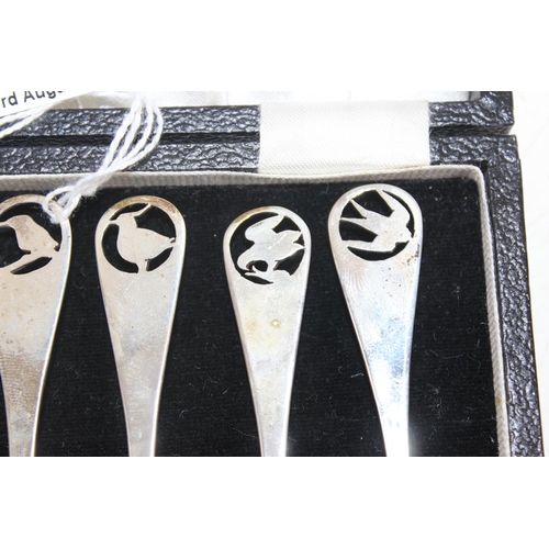 1122 - Boxed set of silver spoon with pierced finials of bird form - Birmingham 1978 by Susan M Whitehead -... 