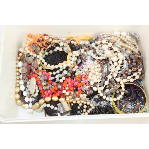 1206 - Large qty of assorted costume jewellery etc