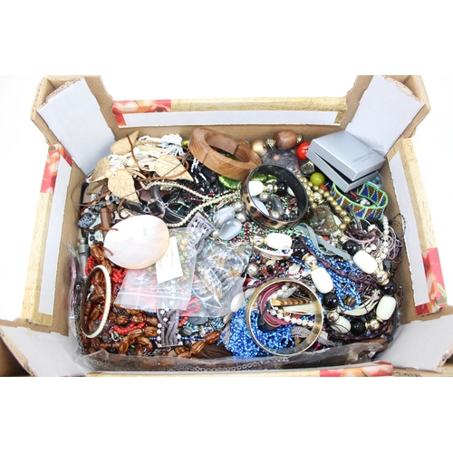 1211 - Box of assorted costume jewellery