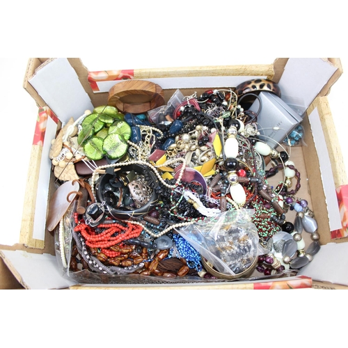 1211 - Box of assorted costume jewellery