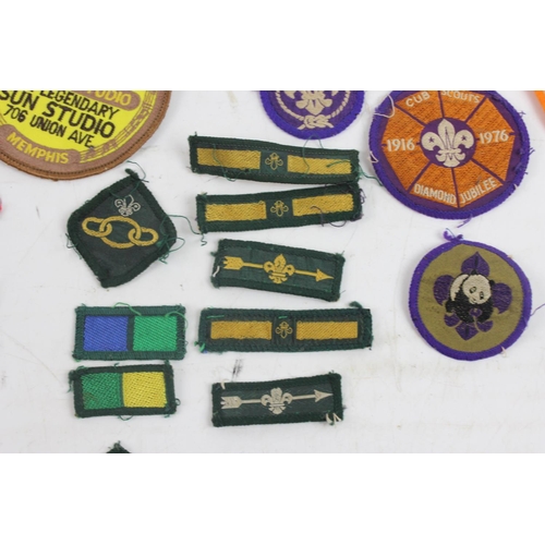 1300 - Qty of assorted Scout badges and patches