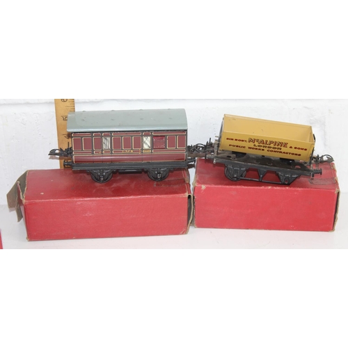 1431 - Large Qty of O gauge railway items to inc 5 boxed carriages and LMS 5600 type 501 locomotive and ten... 