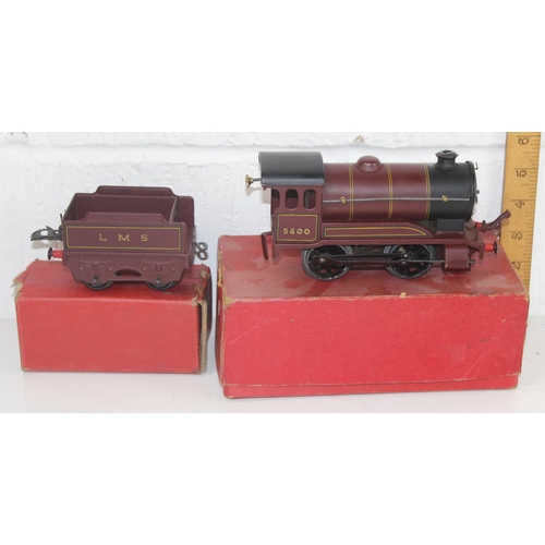 1431 - Large Qty of O gauge railway items to inc 5 boxed carriages and LMS 5600 type 501 locomotive and ten... 