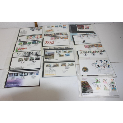 1543 - Stamps - GB FDCs 1967/2007  (40)