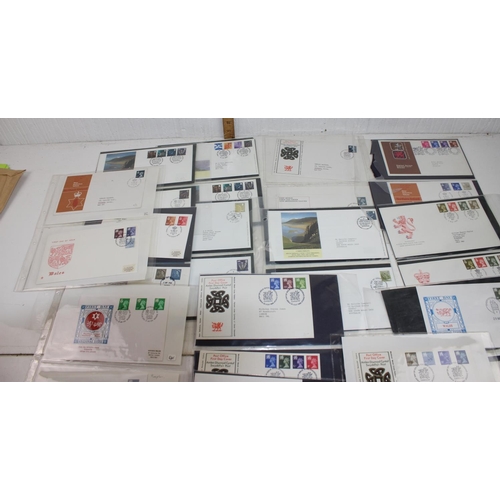 1544 - Stamps - GB FDCs Regionals   ( 60 )