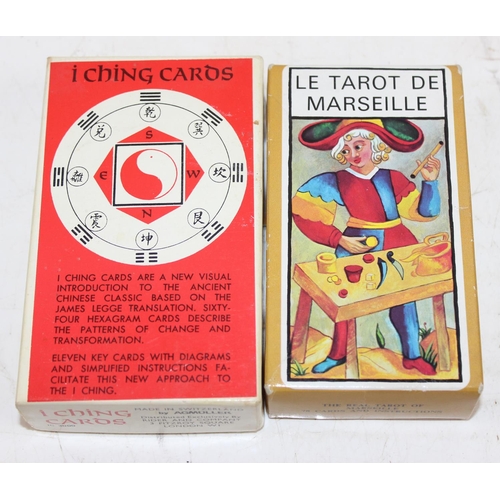 1619 - 2 packs of fortune telling cards - I Ching & Tarot de Marseille