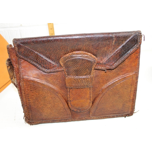 1745 - Qty of vintage leather bags