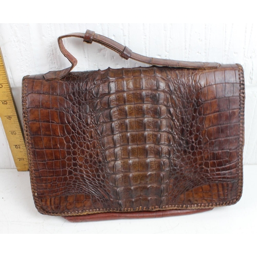 1745 - Qty of vintage leather bags