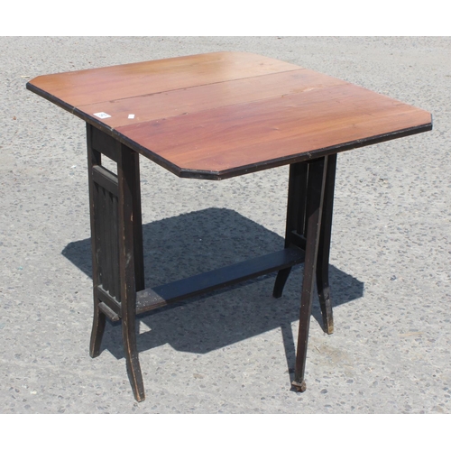 92 - Antique Sutherland table