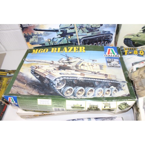 1426 - Large qty of assorted model kits - mainly Tanks