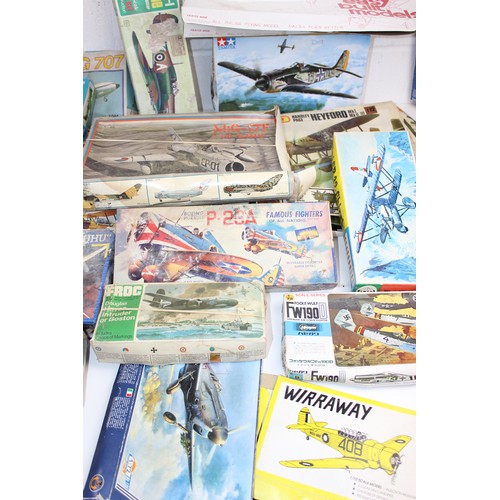 1427 - Large qty of assorted model kits - mainly Planes